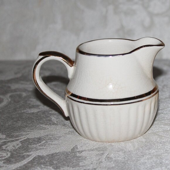 Sadler Blue Rose Teapot | Arthur Wood Blue Rose Sugar Bowl & Creamer Set - Picture 10 of 15